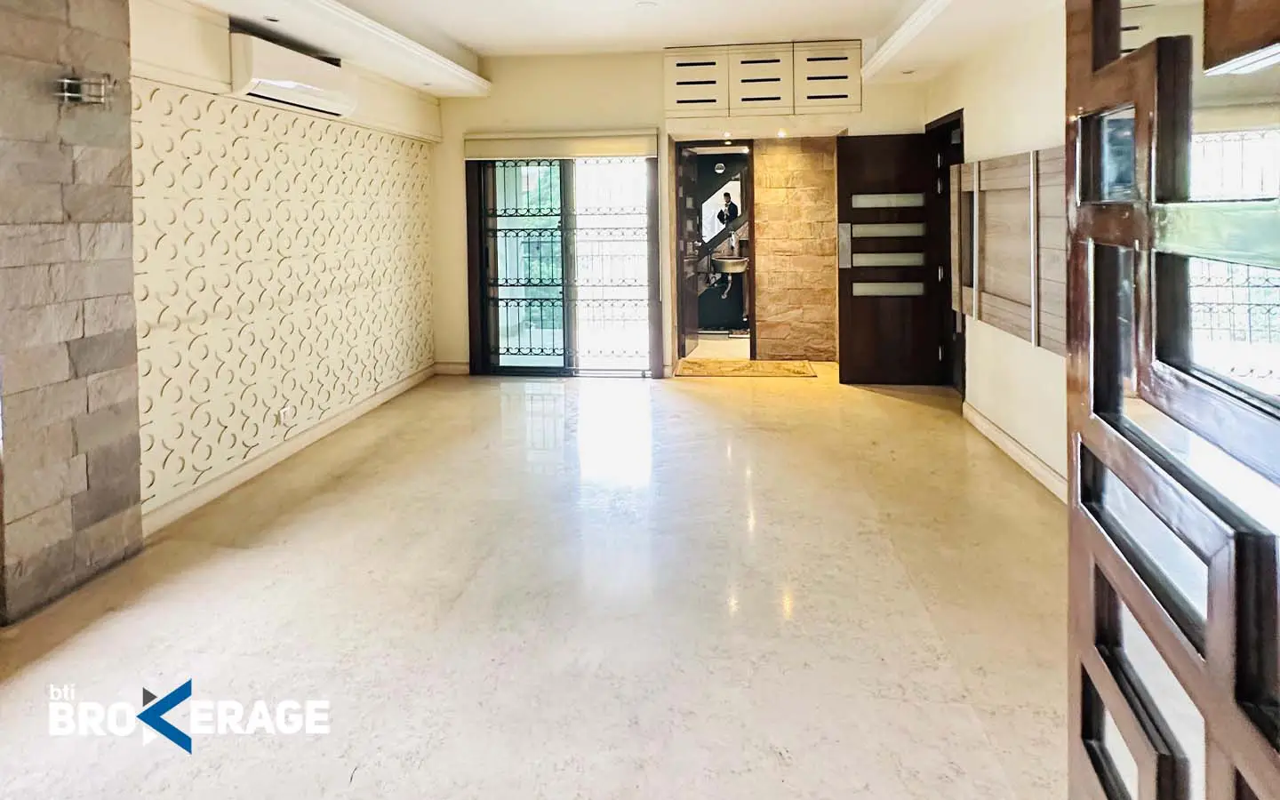 5988 sft 5-bedroom Duplex Ready Flat in Gulshan