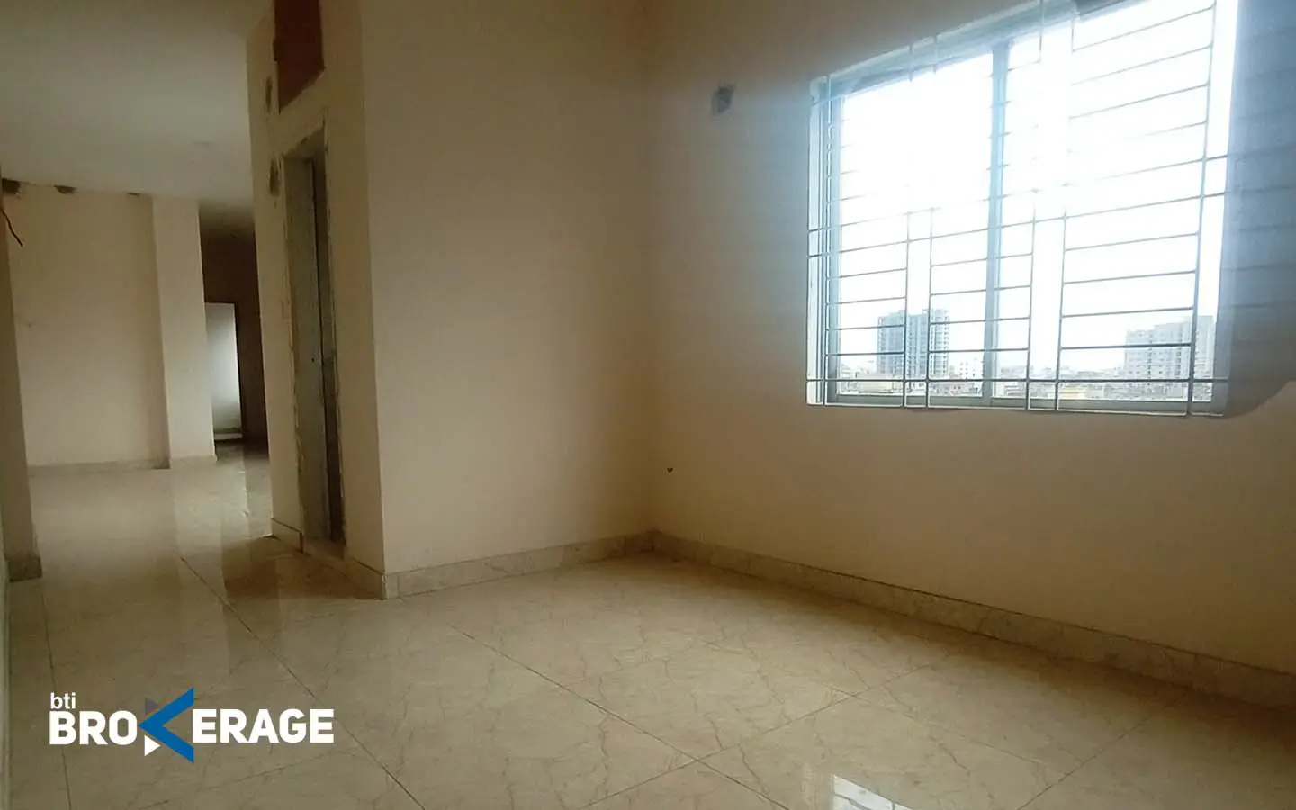 Ready flat for sale in Wari