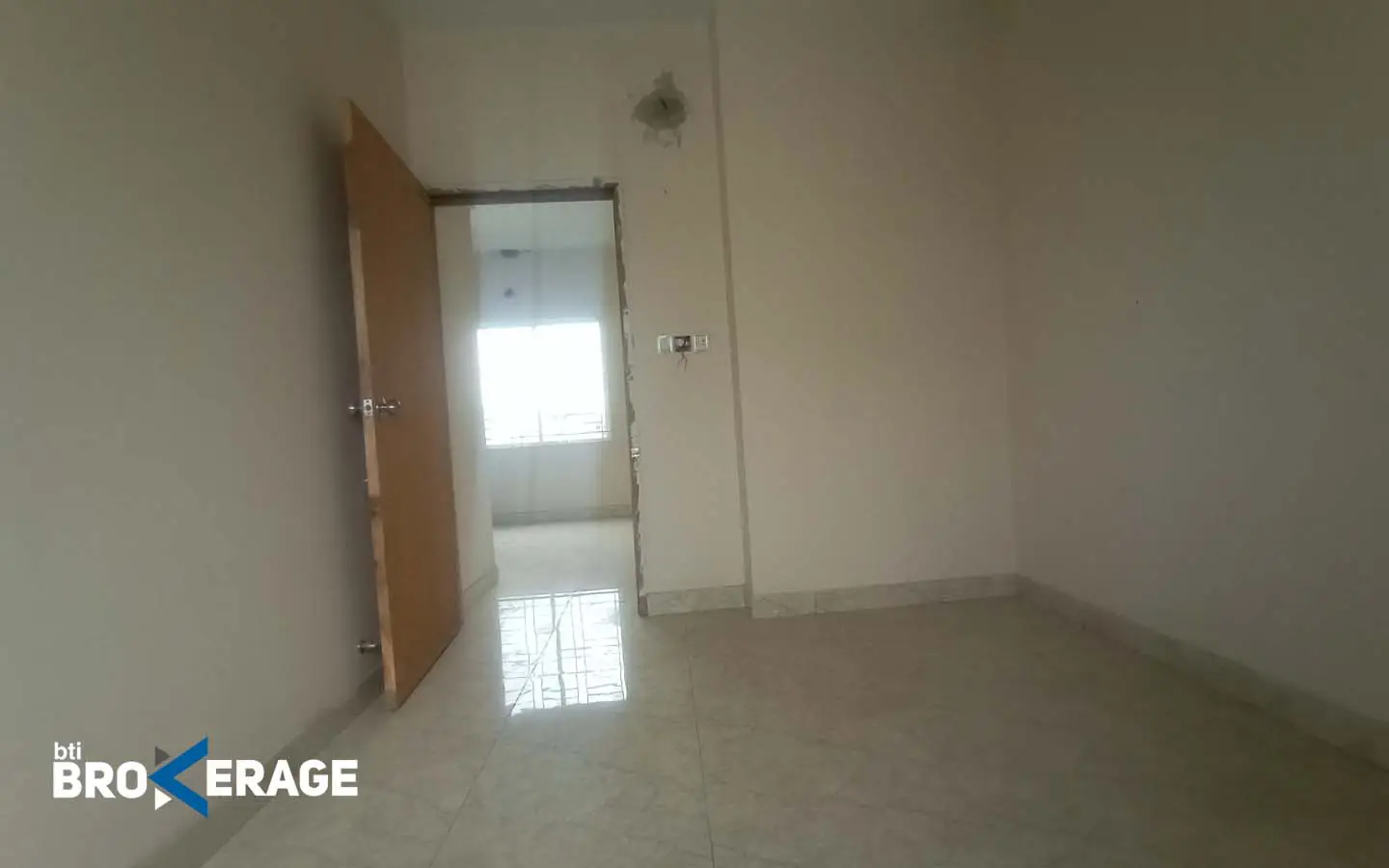 Ready flat for sale in Wari