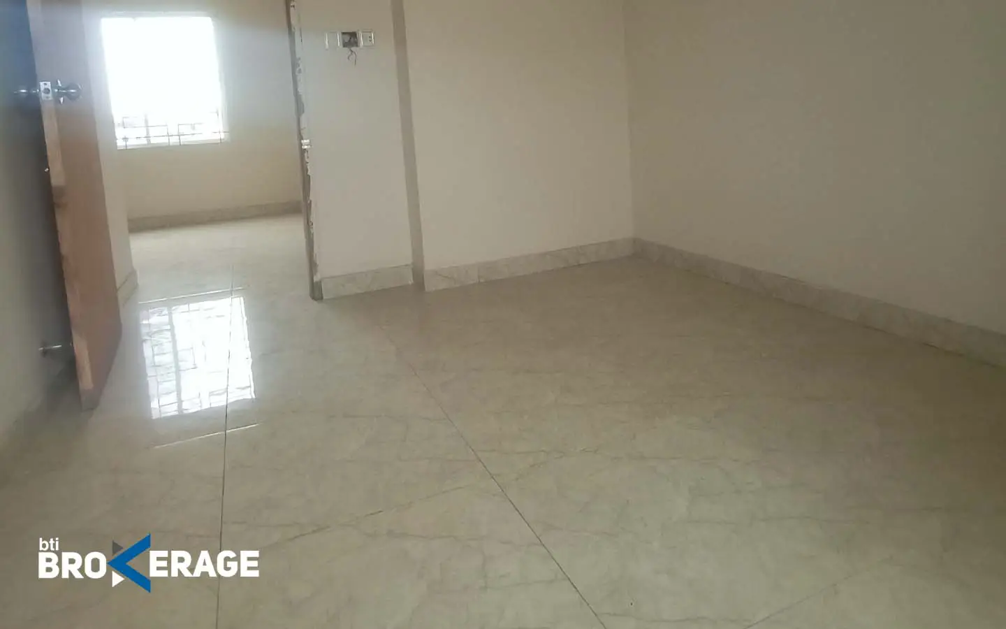 Ready flat for sale in Wari